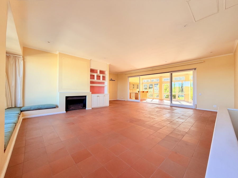4 Bedroom Property for Sale in Voelklip Western Cape